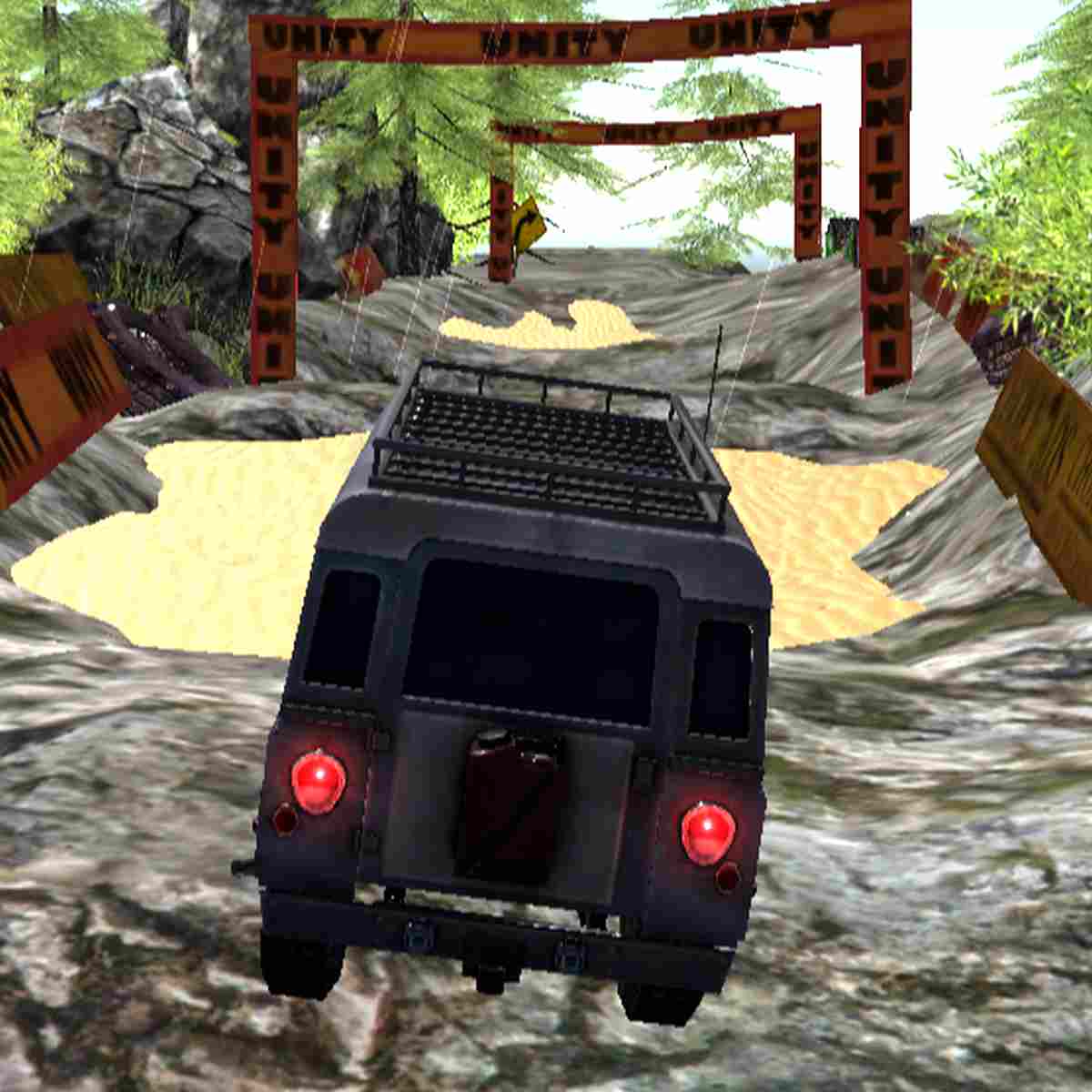 Off-road vehicle navigates muddy terrain in Offroad 4x4 Heavy Drive